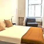 Sj1de - Two Connected In The Heart Of Baixa-rossio With Ac - Sleeps Up To 12 Guests! * ליסבון