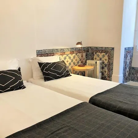 Апартаменти Sj1d+e Heart Of Baixa New A/c Spacious 2 Apts 5br2ba *