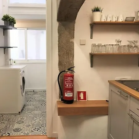 Апартаменти Sj1d+e Heart Of Baixa New A/c Spacious 2 Apts 5br2ba *