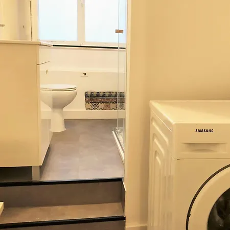 Апартаменти Sj1d+e Heart Of Baixa New A/c Spacious 2 Apts 5br2ba *