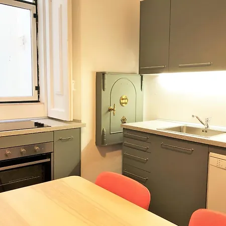 Apartment Sj1de - Two Connected In The Heart Of Baixa-rossio With Ac - Sleeps Up To 12 Guests! Lissabon