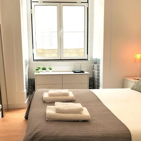 Sj1de - Two Connected In The Heart Of Baixa-rossio With Ac - Sleeps Up To 12 Guests! Appartement *