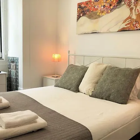 Apartment Sj1d+e Heart Of Baixa New A/c Spacious 2 Apts 5br2ba